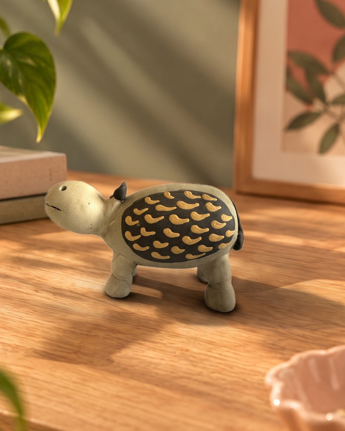 Dariya Hippo Nerikomi Ceramic Figurine - Mustard Commas by Modus & Mood