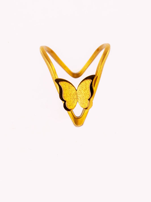Sculptural V Anti-Tarnish Ring by Modus & Mood